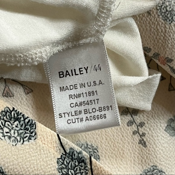 Bailey 44 Small Ivory Cream Floral Off the Shoulder Blouse - Picture 7 of 8